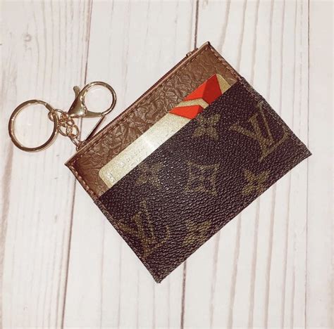 louis vuitton key chai|keychain louis vuitton wallet.